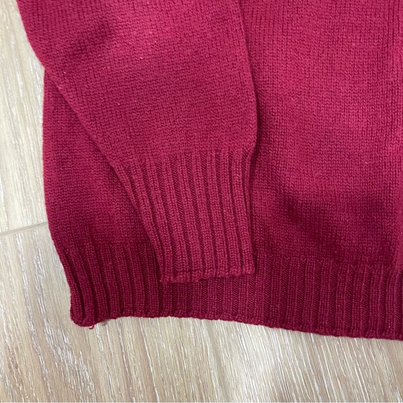 Red Knit - Picture 3 of 8